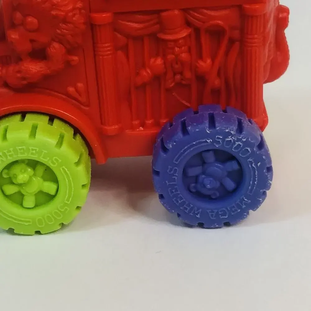 Vintage Mega Wheels Circus Truck Toy‎ Red with Neon Green Purple Wheels Giraffe